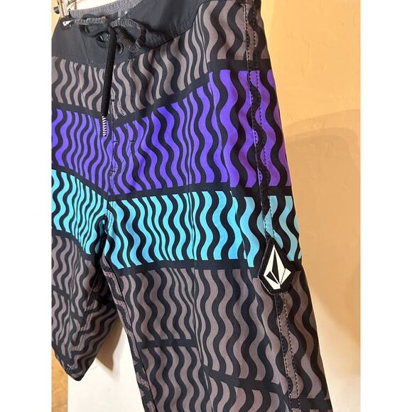 Volcom Mod-Tech Men's Board Shorts with Cinch Fly 28 - Picture 4 of 8